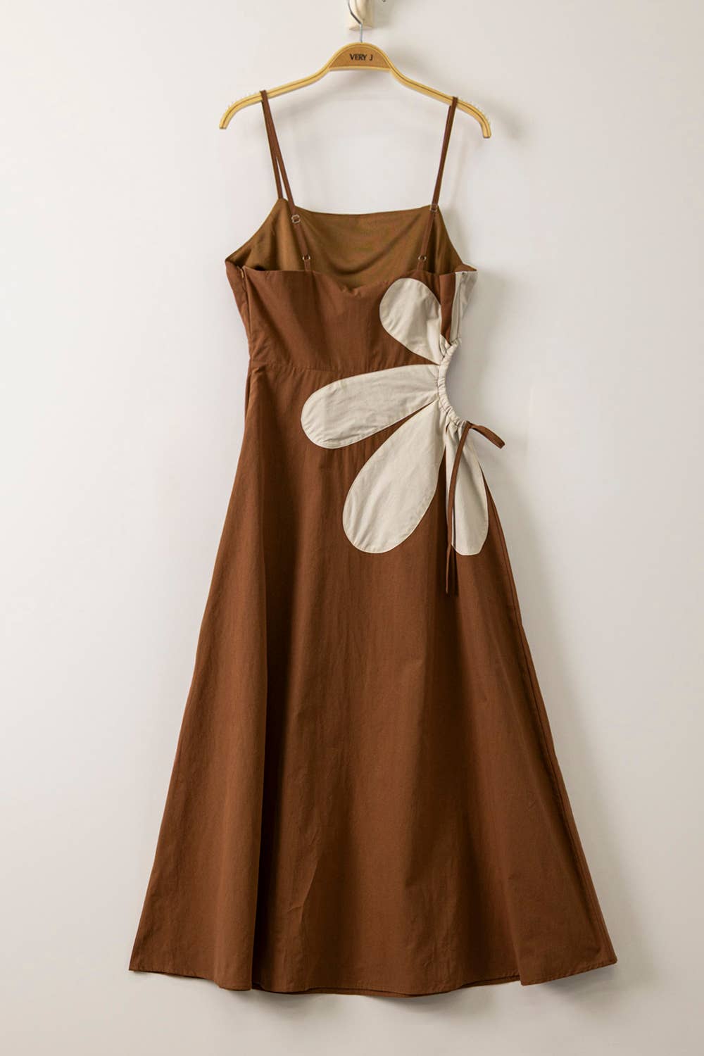 Side Cutout Midi Dress – Floral Appliqué Sleeveless (Chocolate)